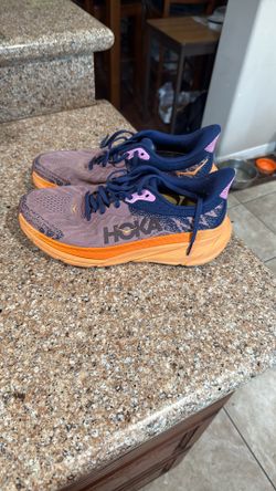 Womens 8.5 Men’s 7 HOKA One One Challenger ATR 7 Running Shoes, Sneakers
