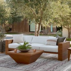 Lulu & Georgia Indoor/Outdoor Rug 12 x 15 (Retail $1600)