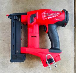 Milwaukee M18 FUEL 18 Gauge 1/4" Narrow Crown Stapler 2749-20 (Tool Only) New