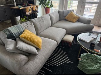 Large Sofa (RoomsToGo)