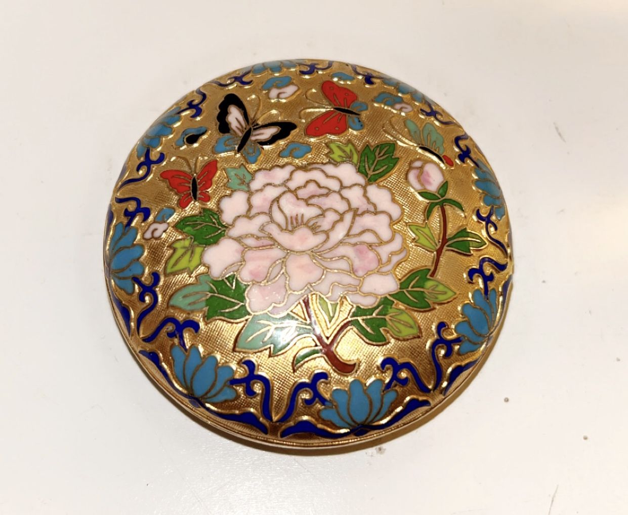 Hand Painted Antiques from a auction i’m selling them as a bundle
