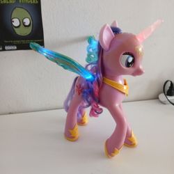 First come first pick up!
Amazing Original My Little Pony Princess vintage talking pony Twilight Sparkle like New.
Incredible quality!!!!
Talk and mov
