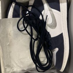 Jordan 1 “MIDNIGHT-NAVY” size(11M). Worn in great condition. Comes with Og all. $160. Cash steal‼️Market value $240. 
