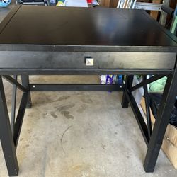 Black Desk