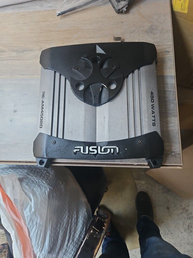 FUSION REACTOR RE-AM45020 450 WATT 2-CHANNEL CAR AMPLIFIER