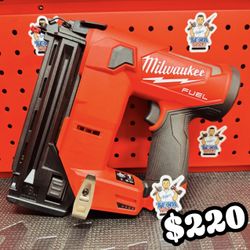 Milwaukee M12 FUEL 12-Volt 18-Gauge 1-1/2 in. Compact Brad Nailer (Tool Only)