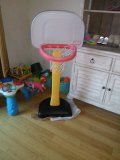 Little tikes basketball hoop with ball