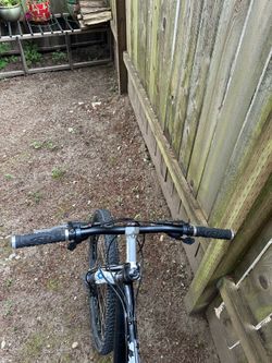 Full suspension mountain bike