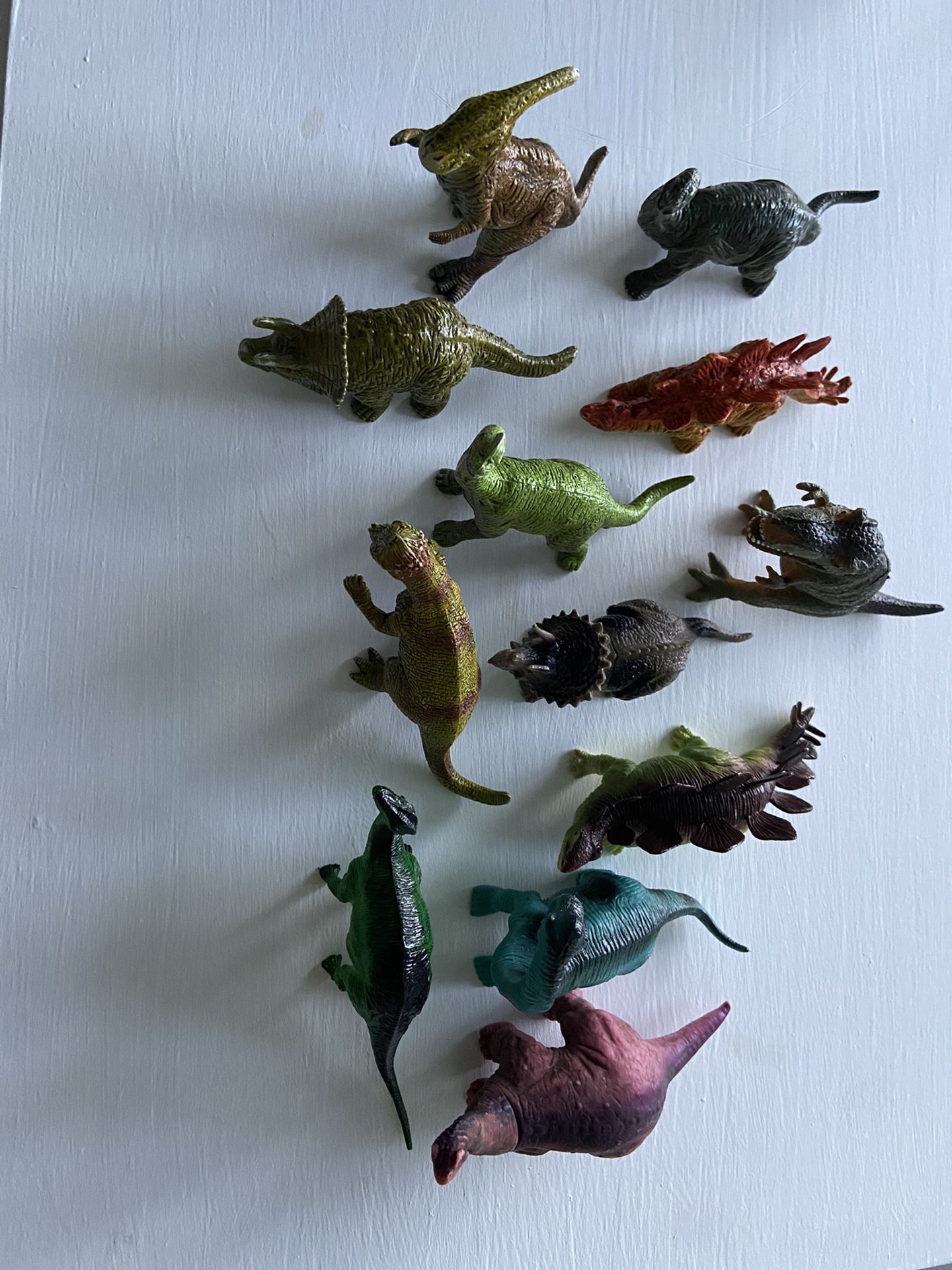 12 Dinosaur Toys