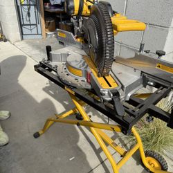 DEWALT Miter Saw And Stand