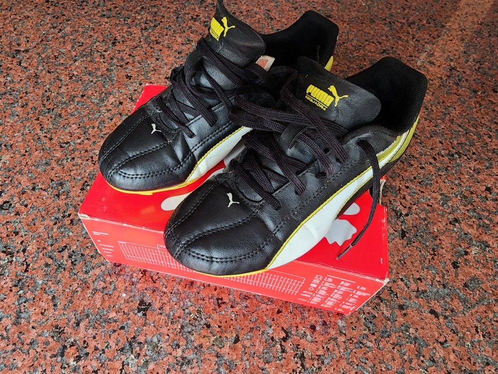 Puma Soccer Cleats Kid Size 2