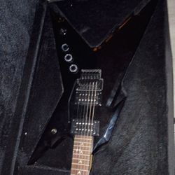 Dean Razorback Dimebag Darrell Pantera  Electric Guitar with Floyd Trem. Including Peavy Amp And Cables Picks Tools Case And Othermp 