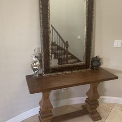 4 pieces Table Set And A Mirror