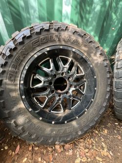 Toyo Tires M/T Open country and Rims