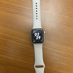 Apple Watch SE 2nd Generation (2024) (40mm)