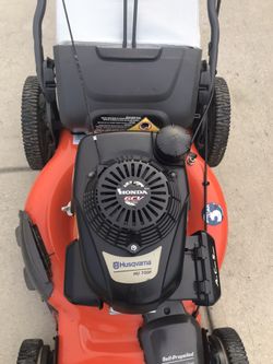 Husqvarna lawn 2024 mower honda engine