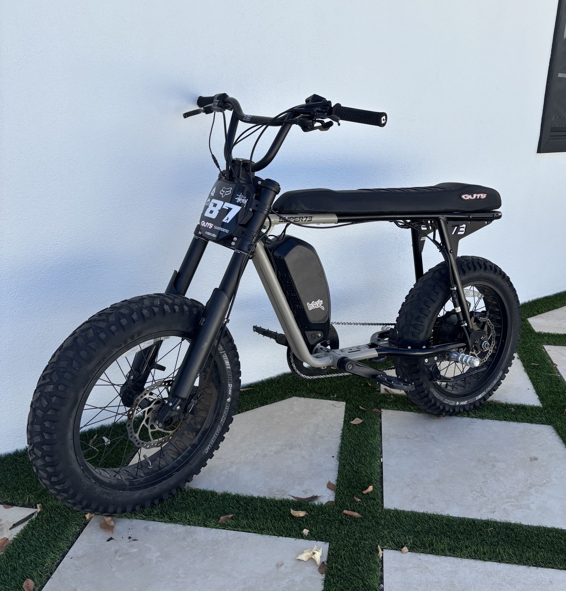 Super 73