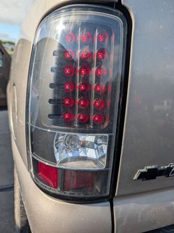 99-06 Tahoe led tail lights