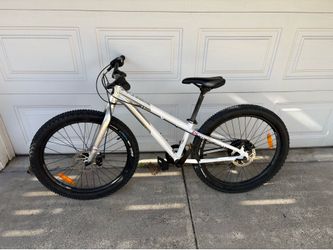 Commencal Ramones 24” MTB in Chrome