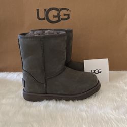 SIZE 1 UGGS