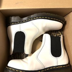Dr. Martens 