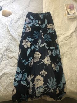One knee skirt