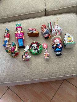 12 ASSORTED CHRISTMAS ORNAMENTS