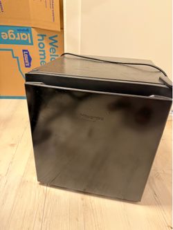 Mini Fridge Hisense 1.6L