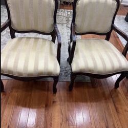 Two Queen Anne Style Side Chair excellent 