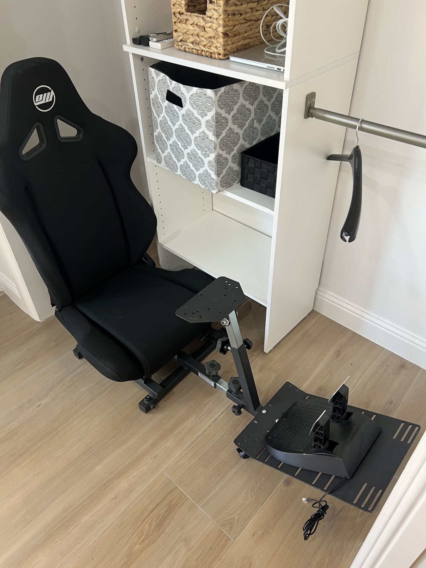 Thrustmaster Gaming Chair