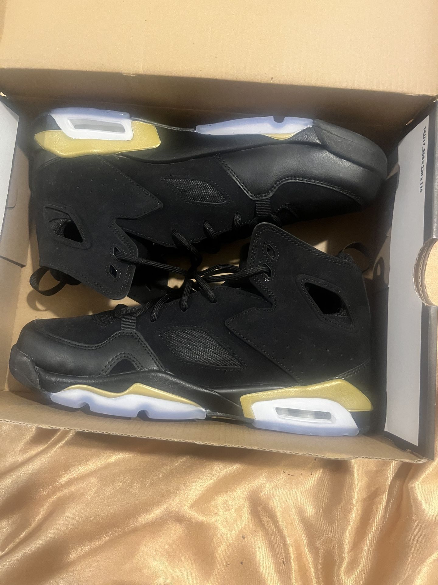 Jordan FLTCLB 91 $100 NEW Size 7 Y