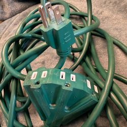 25’ 3-outlet Extension Cord w 3-prong grounded plug