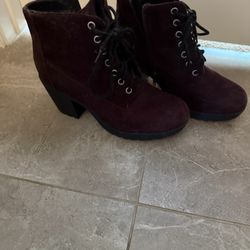 Burgundy Boots 👢 with Small Heel – Gently Worn & Gorgeous!