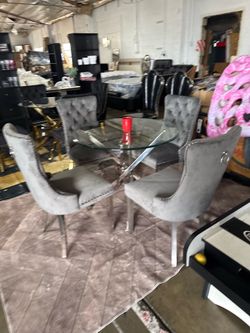 Dining room New metal Bidrio fabric and metal chairs