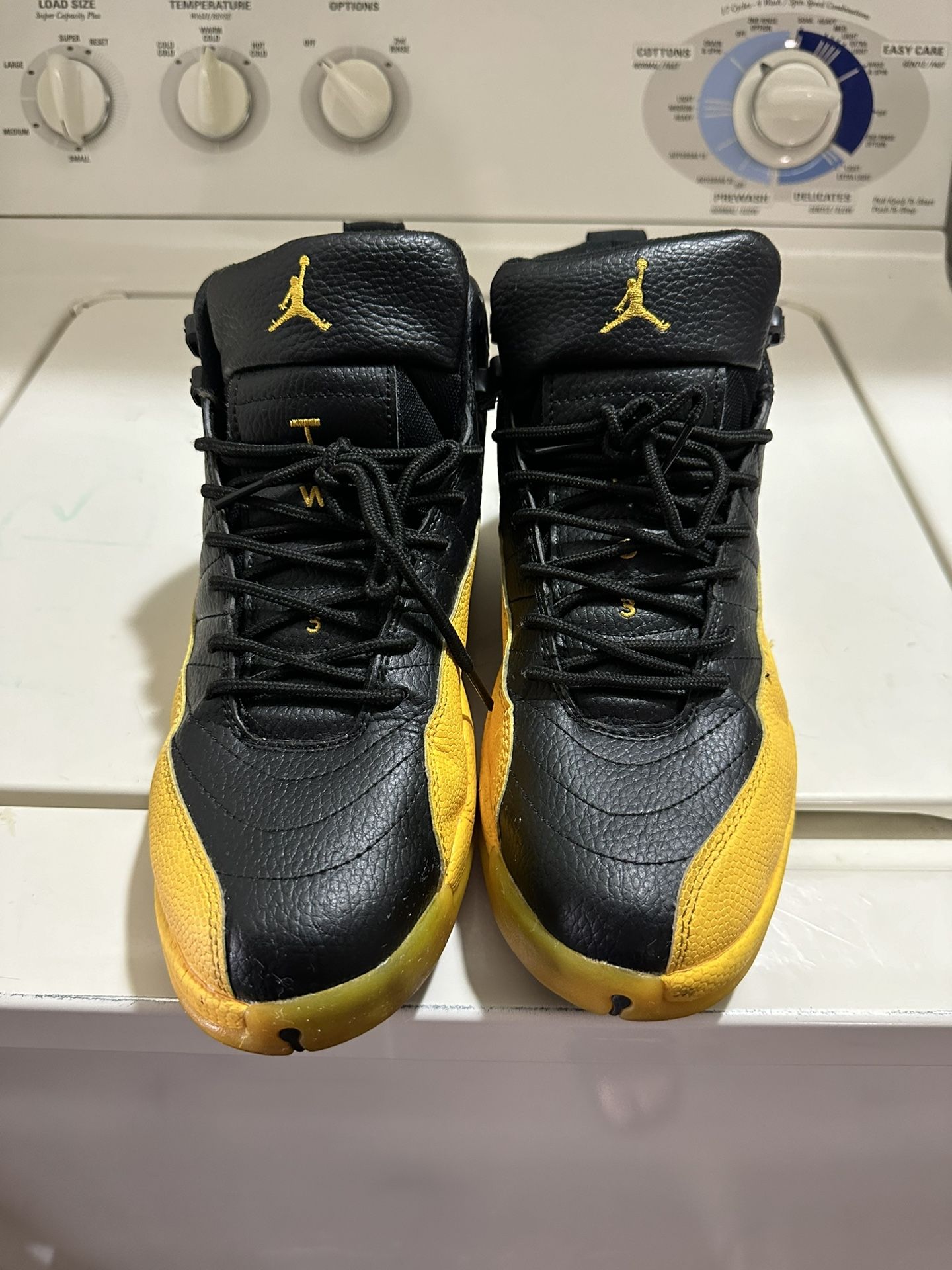 Jordan 12 University Gold size 10 