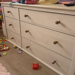 Kids drawer set with gold accent