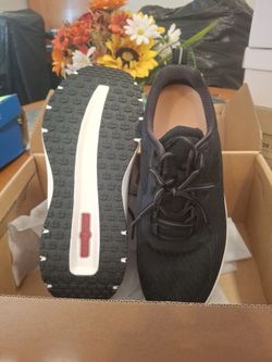 Casual shoes