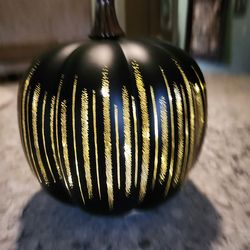GLASS PUMPKIN VALERIE PARR HILL