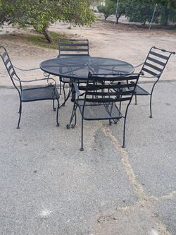 Patio Table and 4 Chairs
