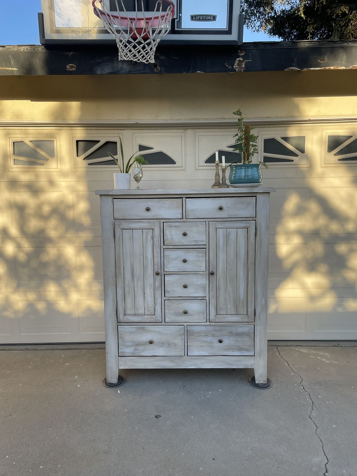 Vaughan Basset Dresser