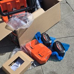 ECHO
56V 195 MPH 795 CFM Cordless Battery Backpack Blower w/Tube Throttle and (2) 5.0Ah Batteries and Dual Port Charger
