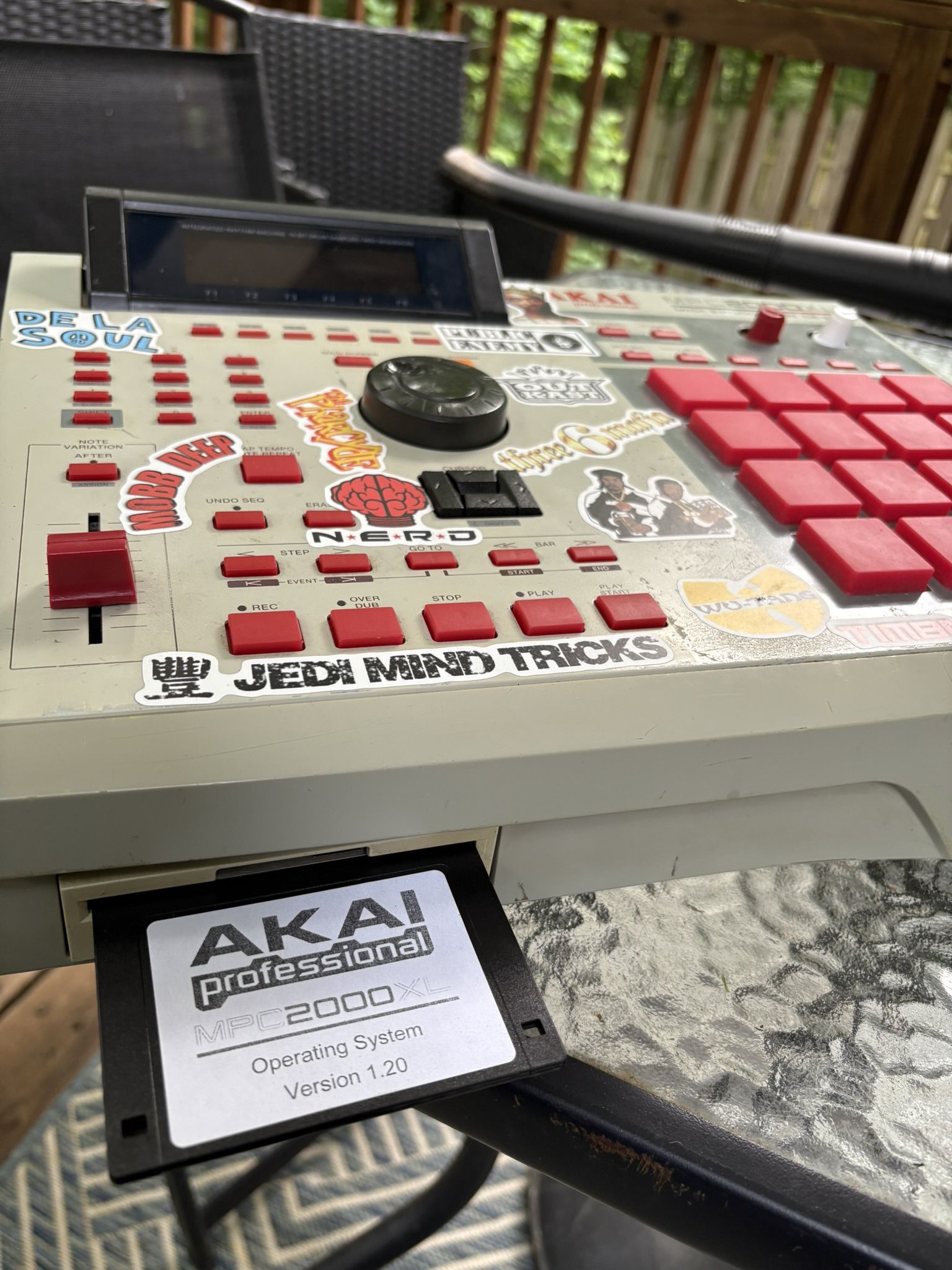Akai MPC 2000XL - Powers On, No Sound (AS-IS)