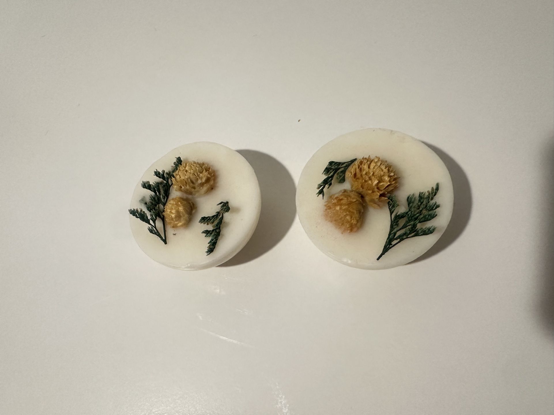 Flower Embedded Candle Wax Decor