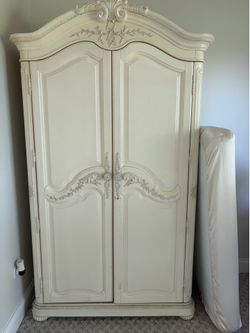 Pottery barn dresser for kids