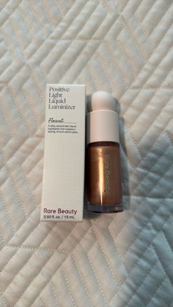 Rare Beauty Light Liquid Luminizer Hightlighter