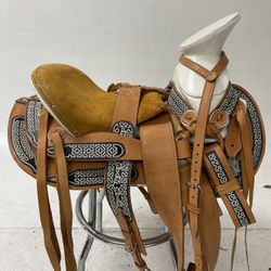 Montura Charra Bordada Con Fuste Amplio