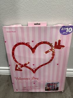 Valentines Day Lighted Indoor/Outdoor Decoration Arrow Heart