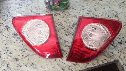 2004-2008 TOYOTA COROLLA RIGHT AND LEFT SIDE INNER TAIL LIGHT LAMP OEM