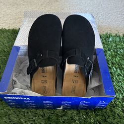 Boston Clogs - Black