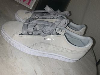 Pumas Suede 6.5